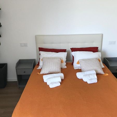Bed and Breakfast Casa Fluxo Lagos Esterno foto